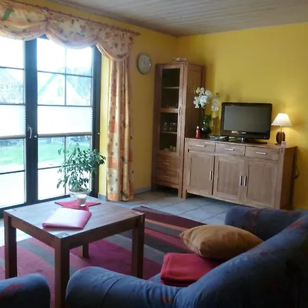 Schönes In Althagen Mit Terrasse Und Grill Ferienhaus *